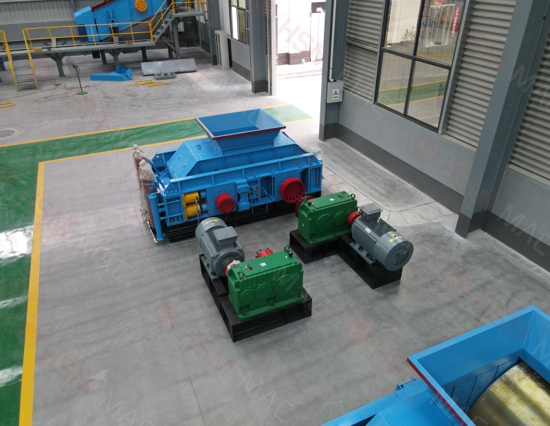 牛金礦對(duì)輥破碎機(jī)